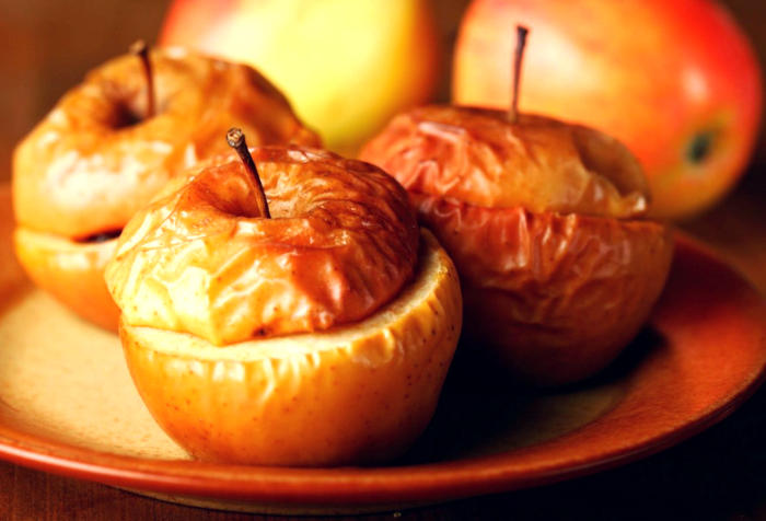 польза печеных яблок и лечебные свойства