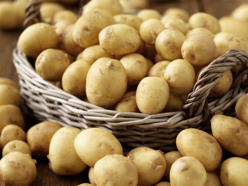 Картофельный сок: полезные свойства и противопоказания