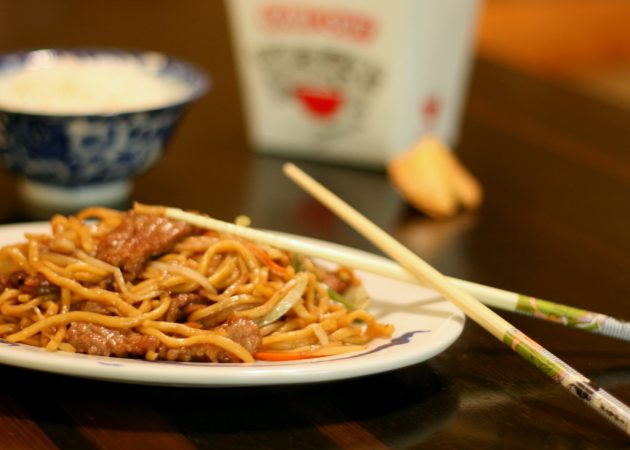 Что съесть, чтобы полегчало: китайский фастфуд