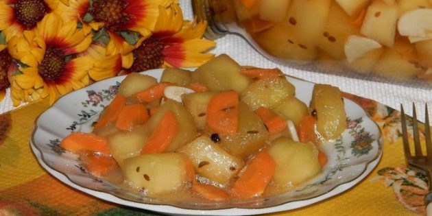 Кабачки на зиму: Салат из кабачков с морковью и соевым соусом