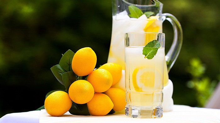 Как правильно пить воду с лимоном натощак