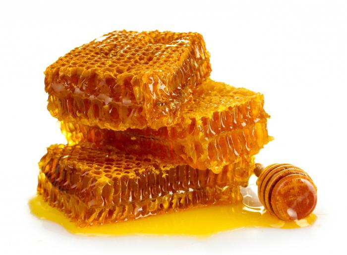 Как кушать мед в сотах