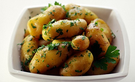 Boiled new potatoes with parsley