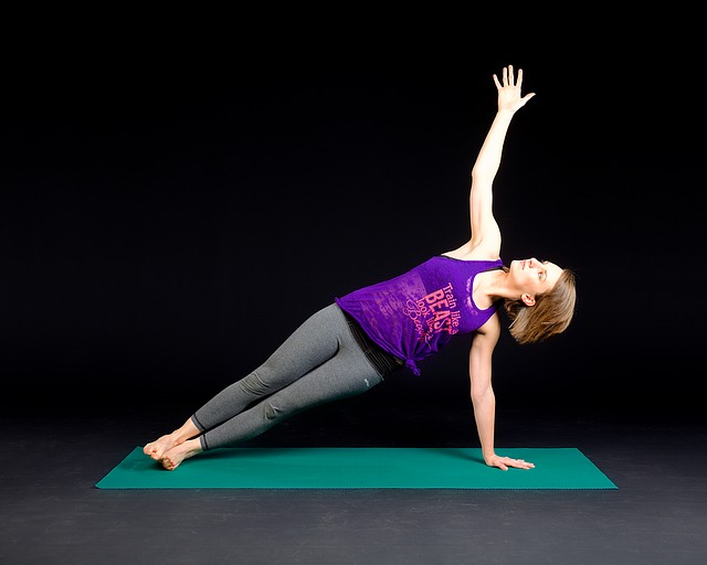 side plank with arm lift