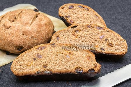Фото рецепта Ржаной хлеб с изюмом