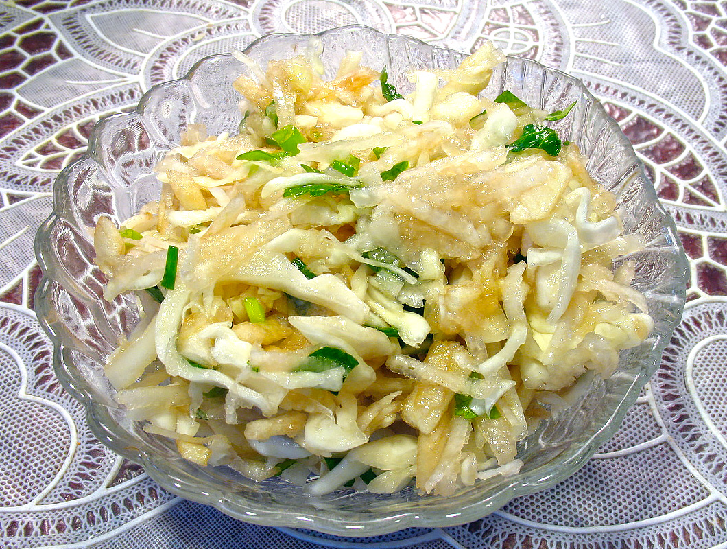 Салат из топинамбура и капусты - не только вкусное, но и полезное блюдо