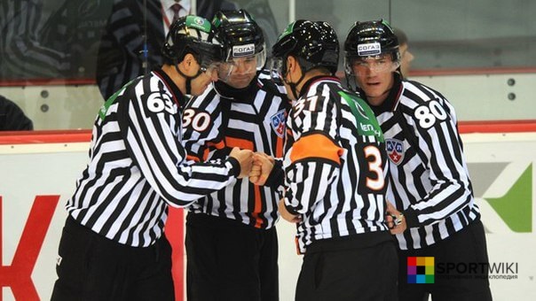 ice hockey referee