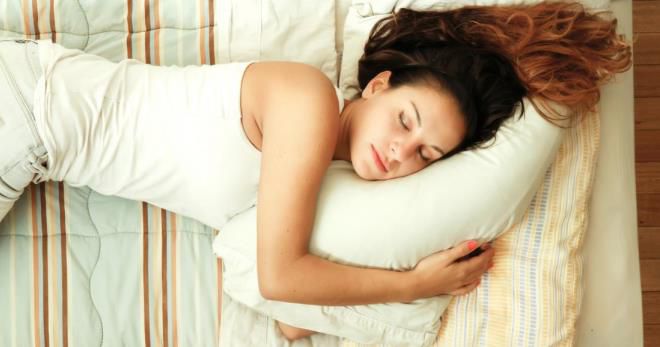 На каком боку лучше спать, чтобы высыпаться и сохранить здоровье?